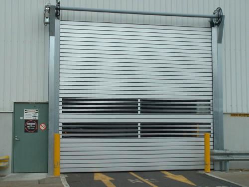 閔行區(qū)木質(zhì)防火門技術(shù)勇創(chuàng)新高，卷簾門電機(jī)智能化升級(jí)助力建筑安全